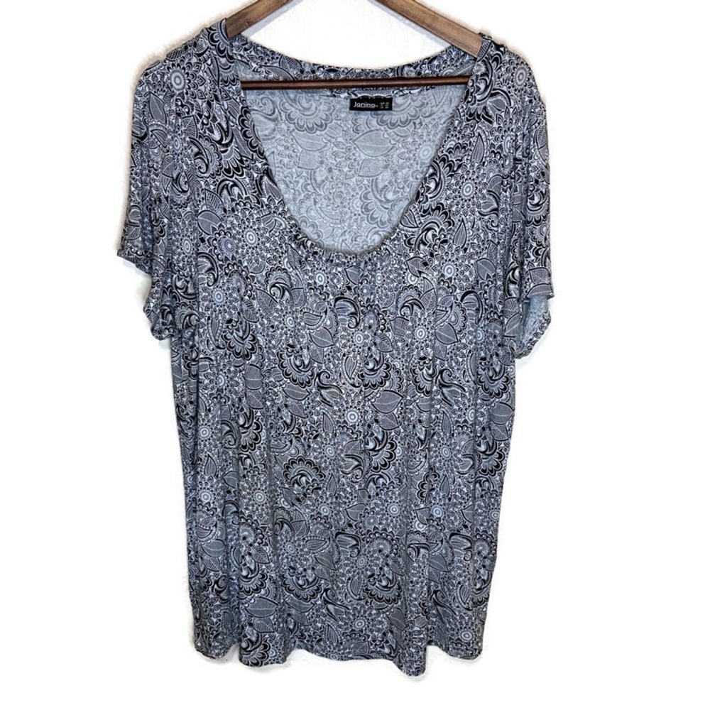 Janina women’s top 18 Eur 48 black & white